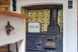 Kitchen Stove (not in working order)- click for photo gallery